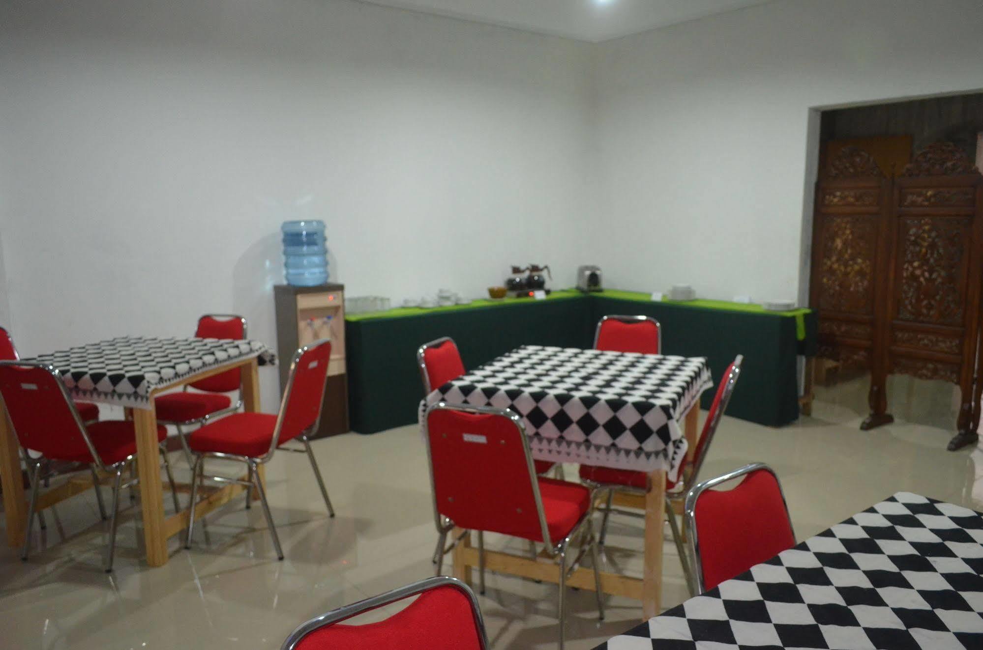 Sadinah Sahid Josodipuro Hotel Colomadu Экстерьер фото